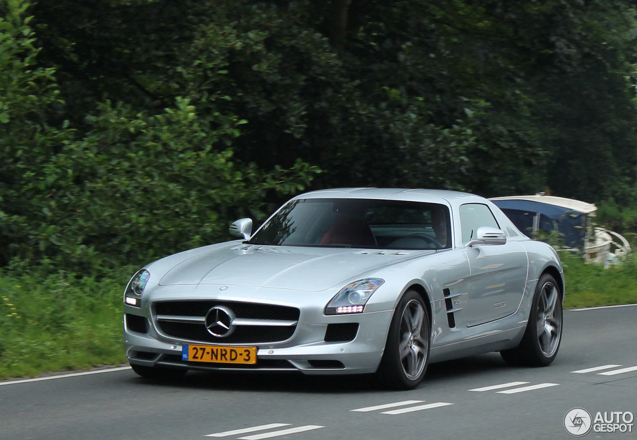 Mercedes-Benz SLS AMG