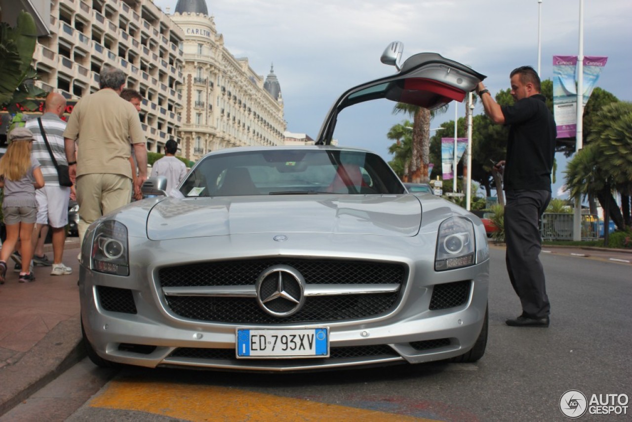 Mercedes-Benz SLS AMG