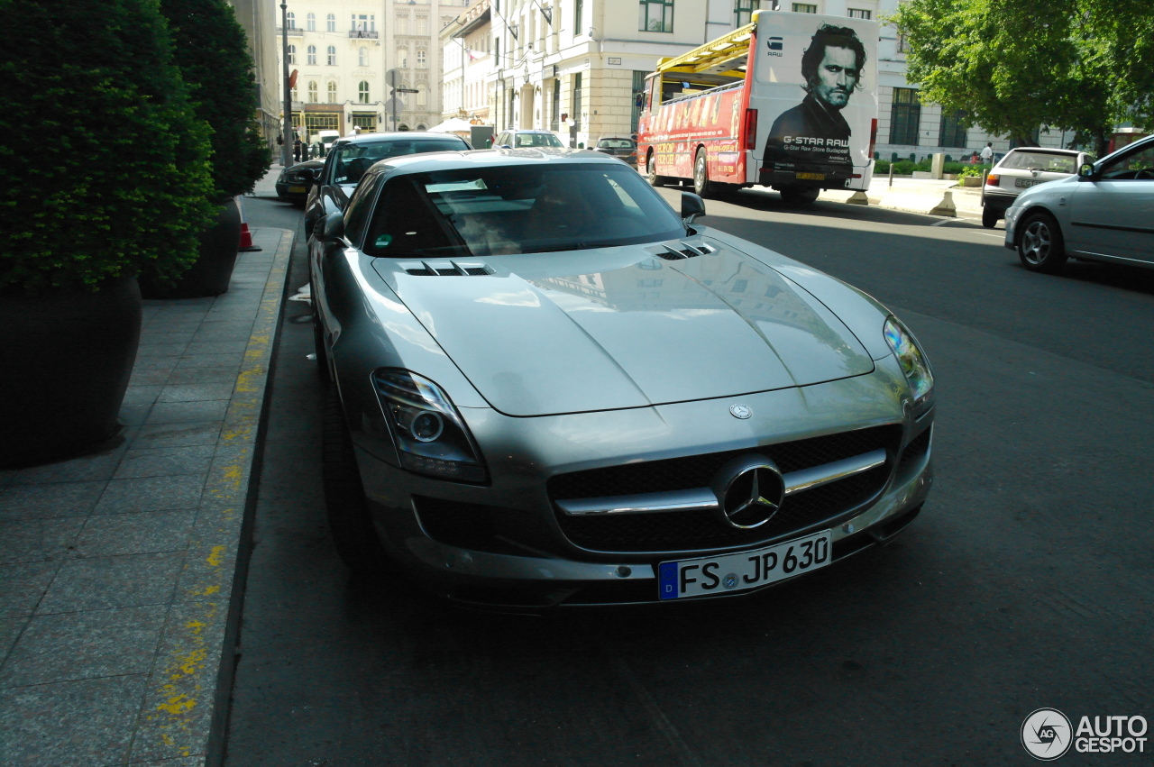 Mercedes-Benz SLS AMG