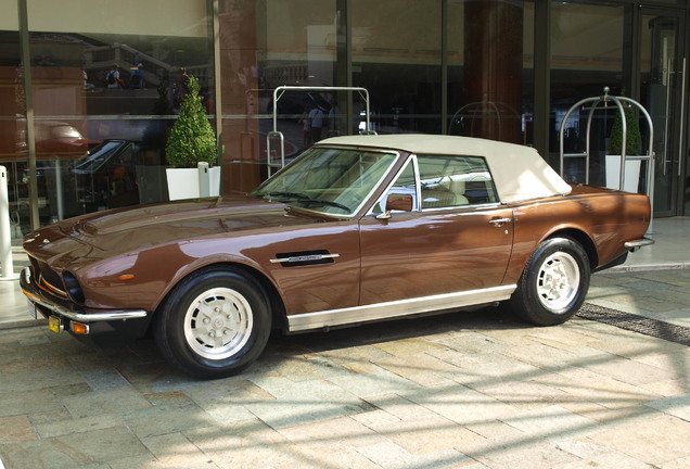 Aston Martin V8 Volante 1979-1989