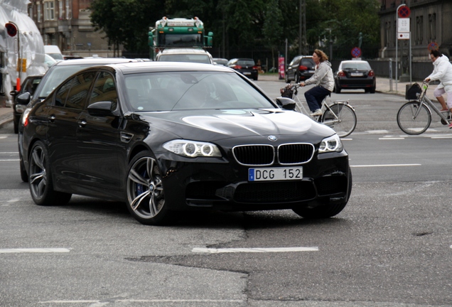 BMW M5 F10 2011