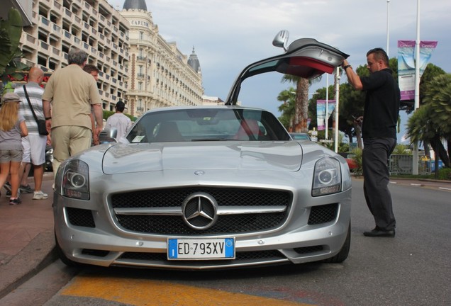 Mercedes-Benz SLS AMG