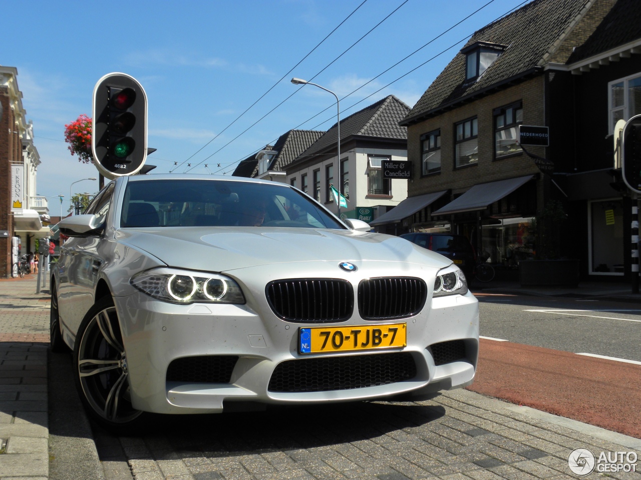 BMW M5 F10 2011