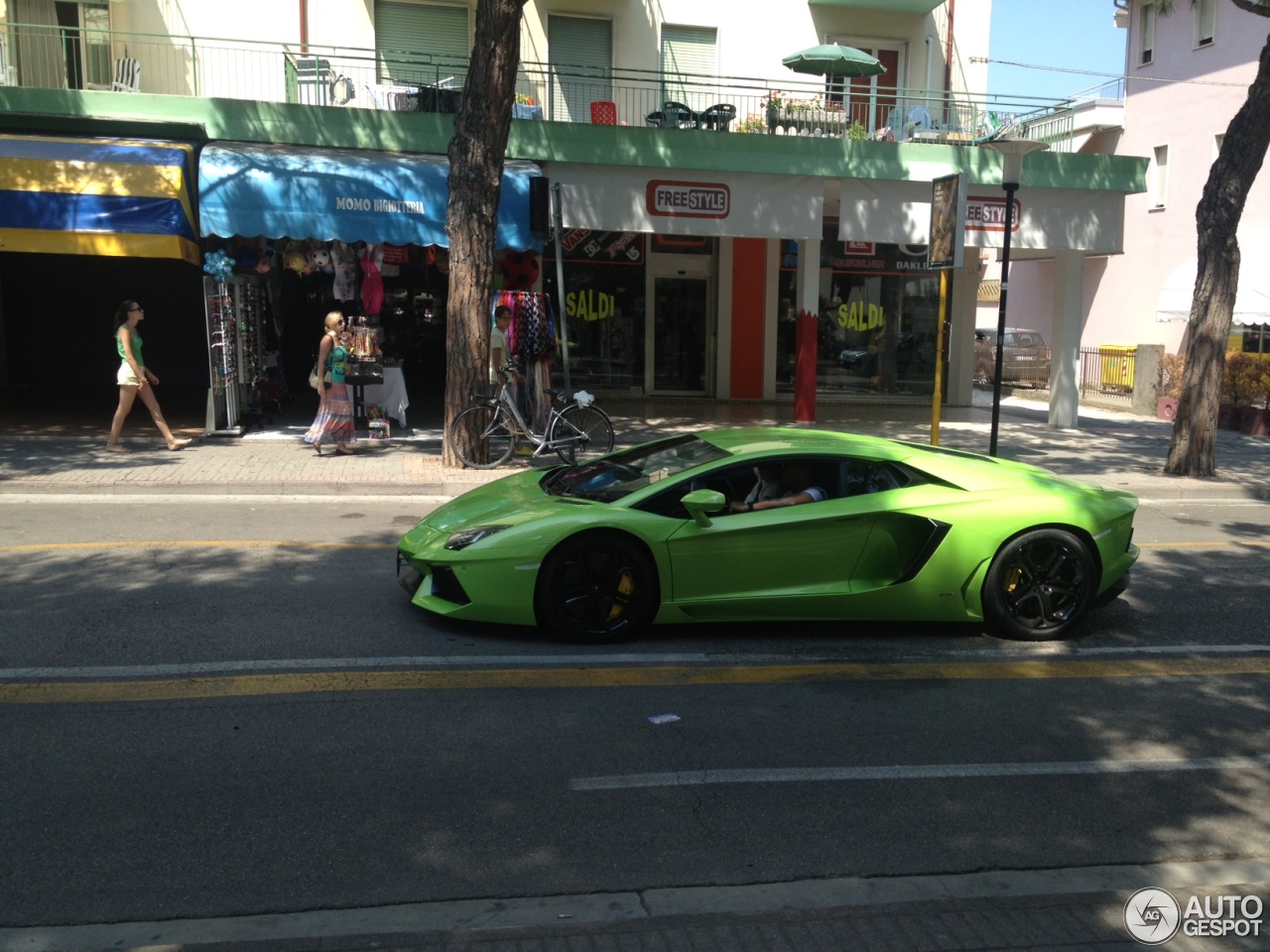 Lamborghini Aventador LP700-4