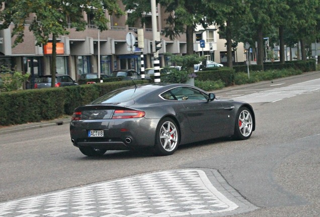 Aston Martin V8 Vantage