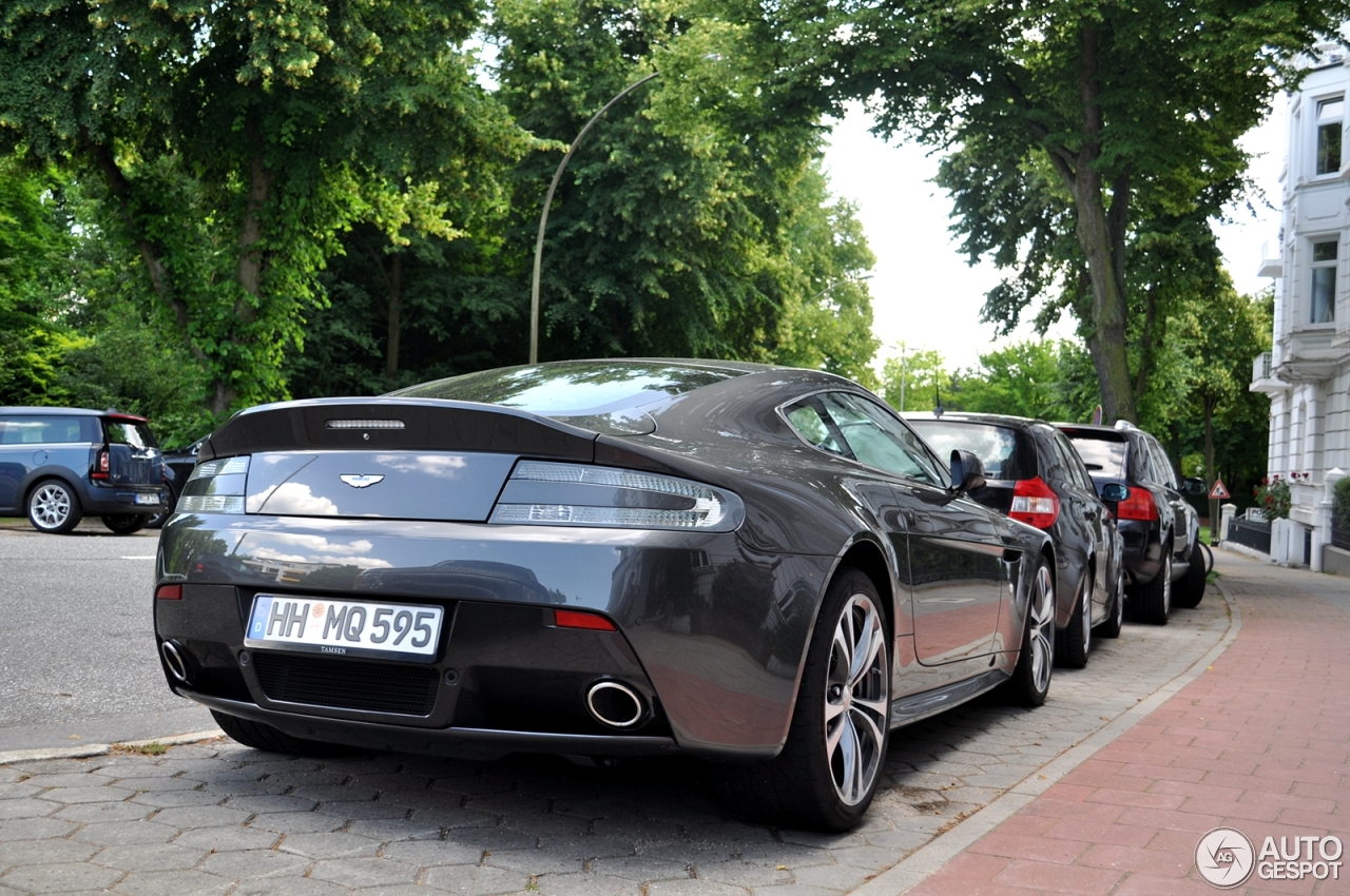 Aston Martin V12 Vantage