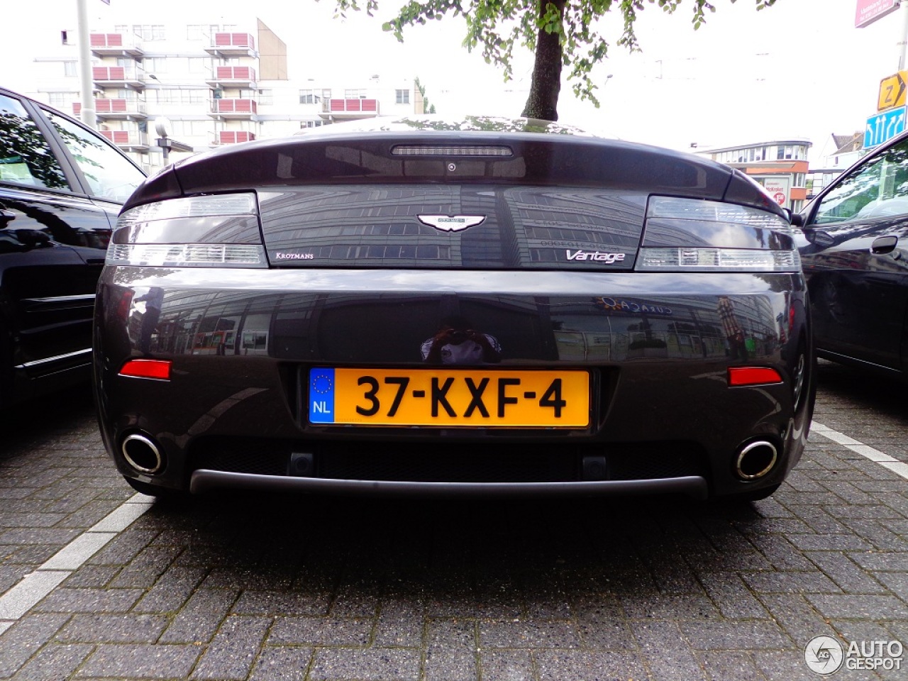 Aston Martin V8 Vantage