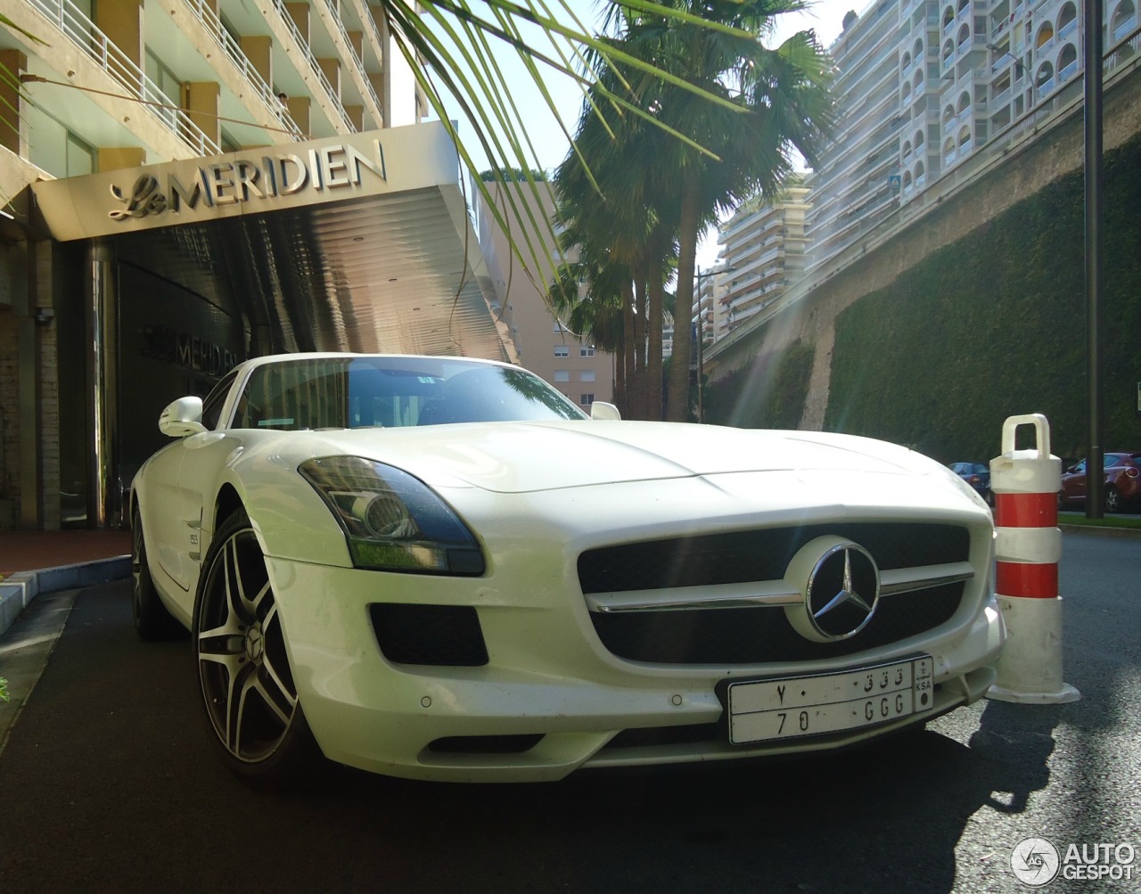 Mercedes-Benz SLS AMG