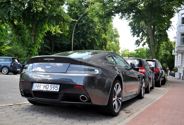 Aston Martin V12 Vantage