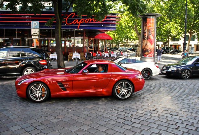 Mercedes-Benz SLS AMG