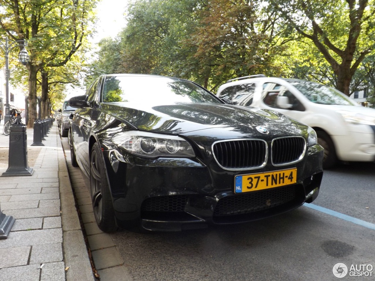 BMW M5 F10 2011