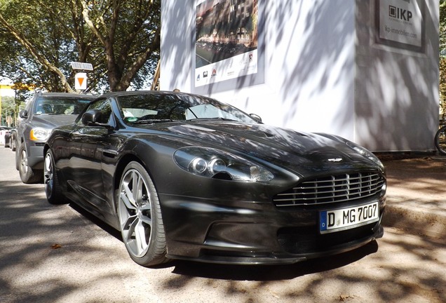 Aston Martin DBS Volante