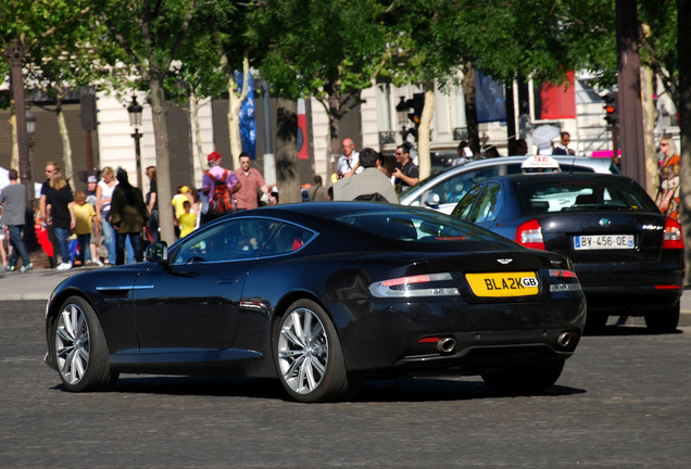 Aston Martin Virage 2011