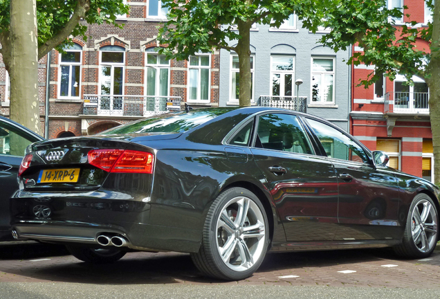 Audi S8 D4