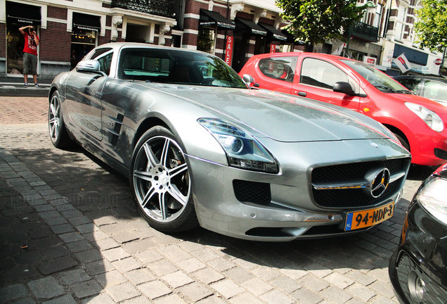 Mercedes-Benz SLS AMG