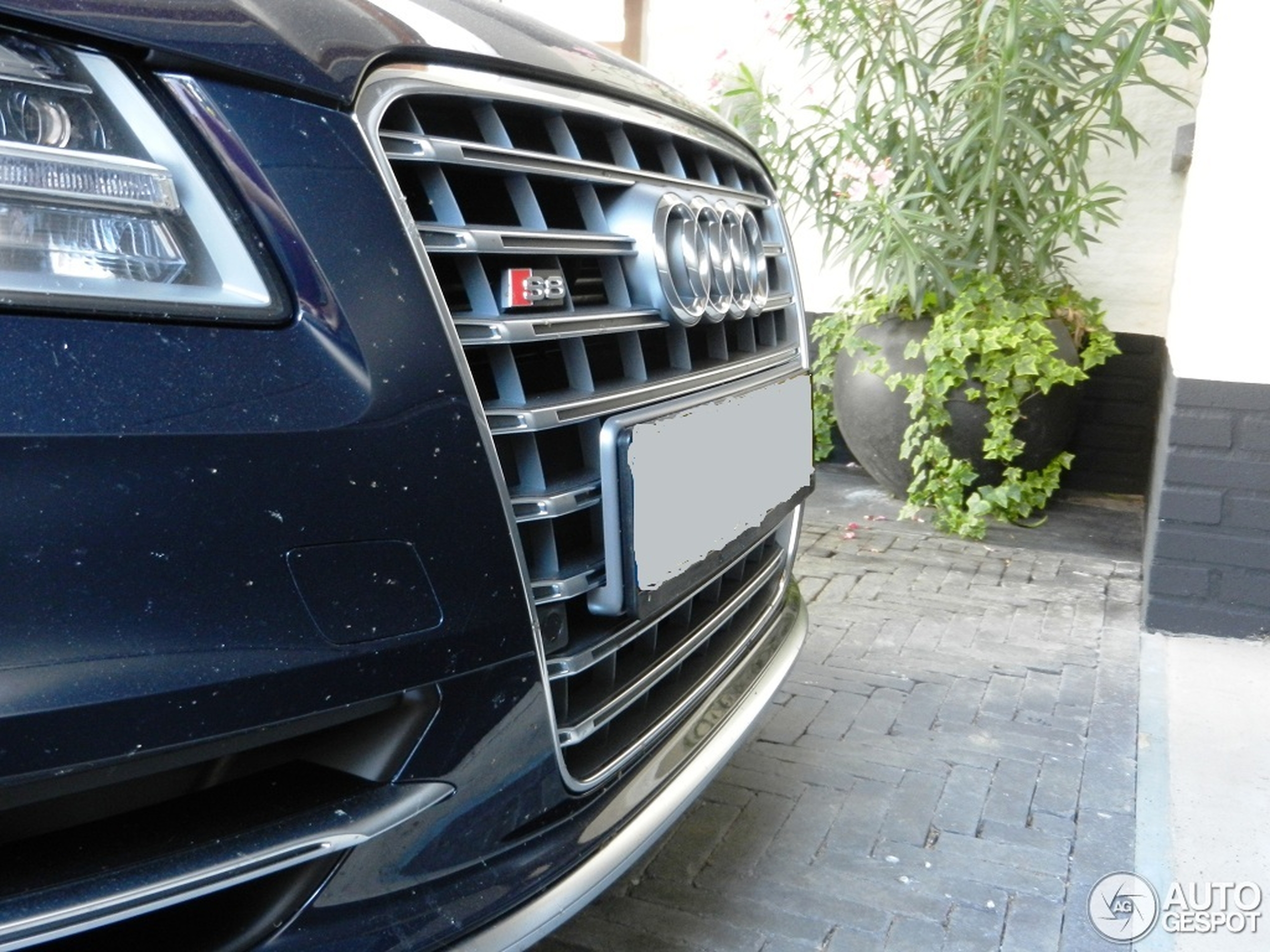 Audi S8 D4