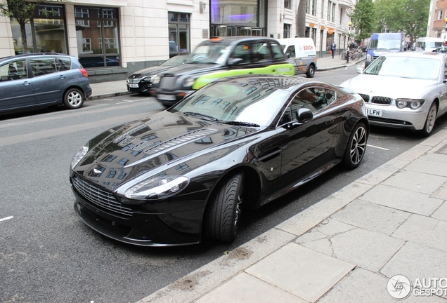 Aston Martin V12 Vantage