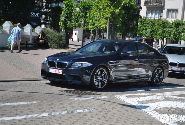 BMW M5 F10 2011