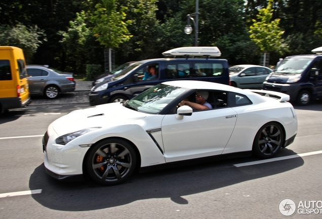 Nissan GT-R