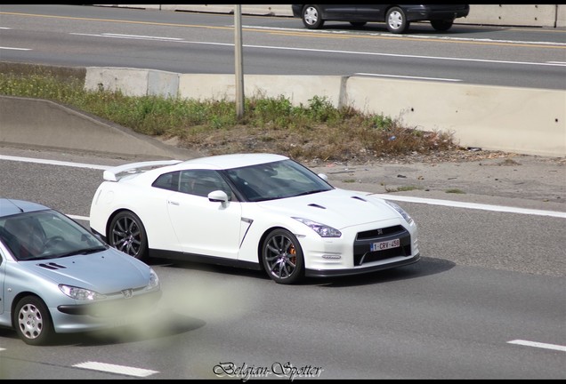 Nissan GT-R 2012