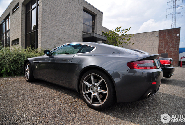 Aston Martin V8 Vantage