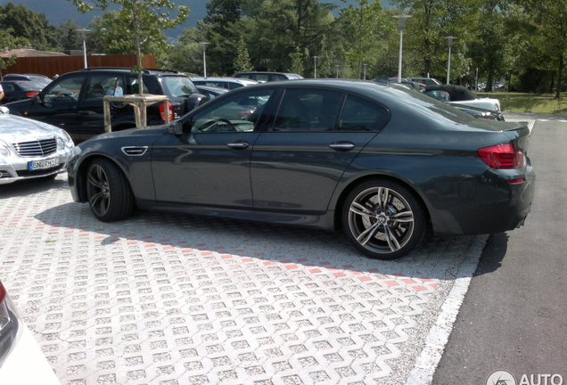 BMW M5 F10 2011