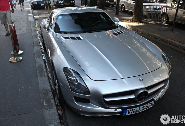 Mercedes-Benz SLS AMG