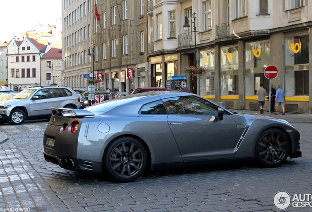 Nissan GT-R 2011