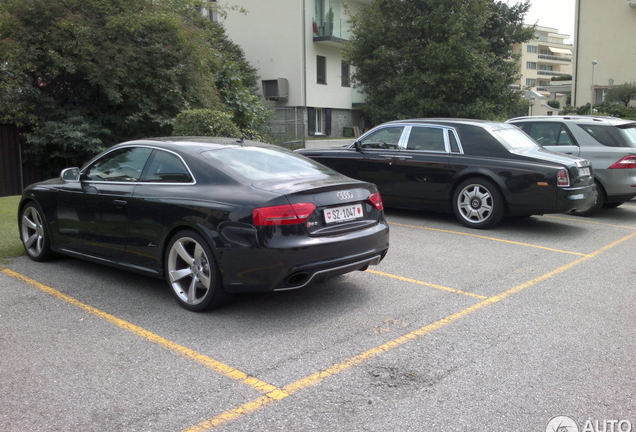 Rolls-Royce Phantom Black