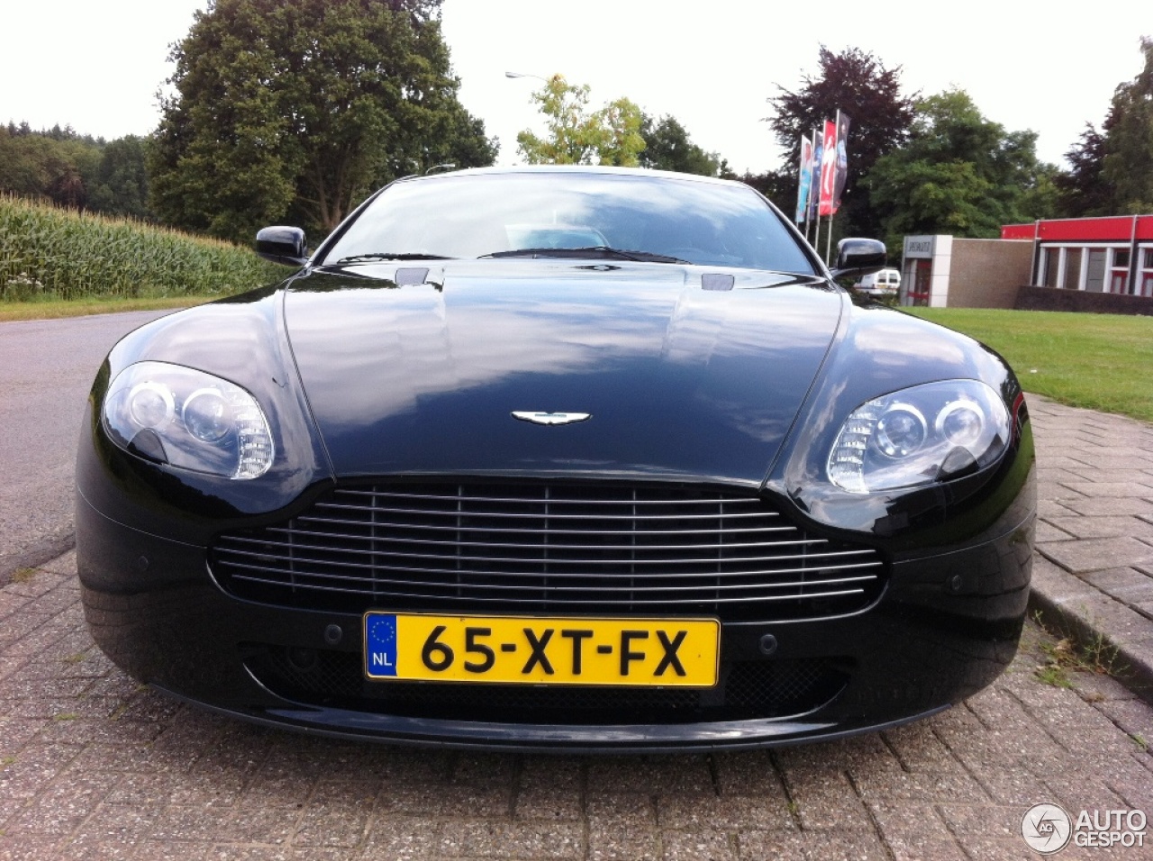 Aston Martin V8 Vantage