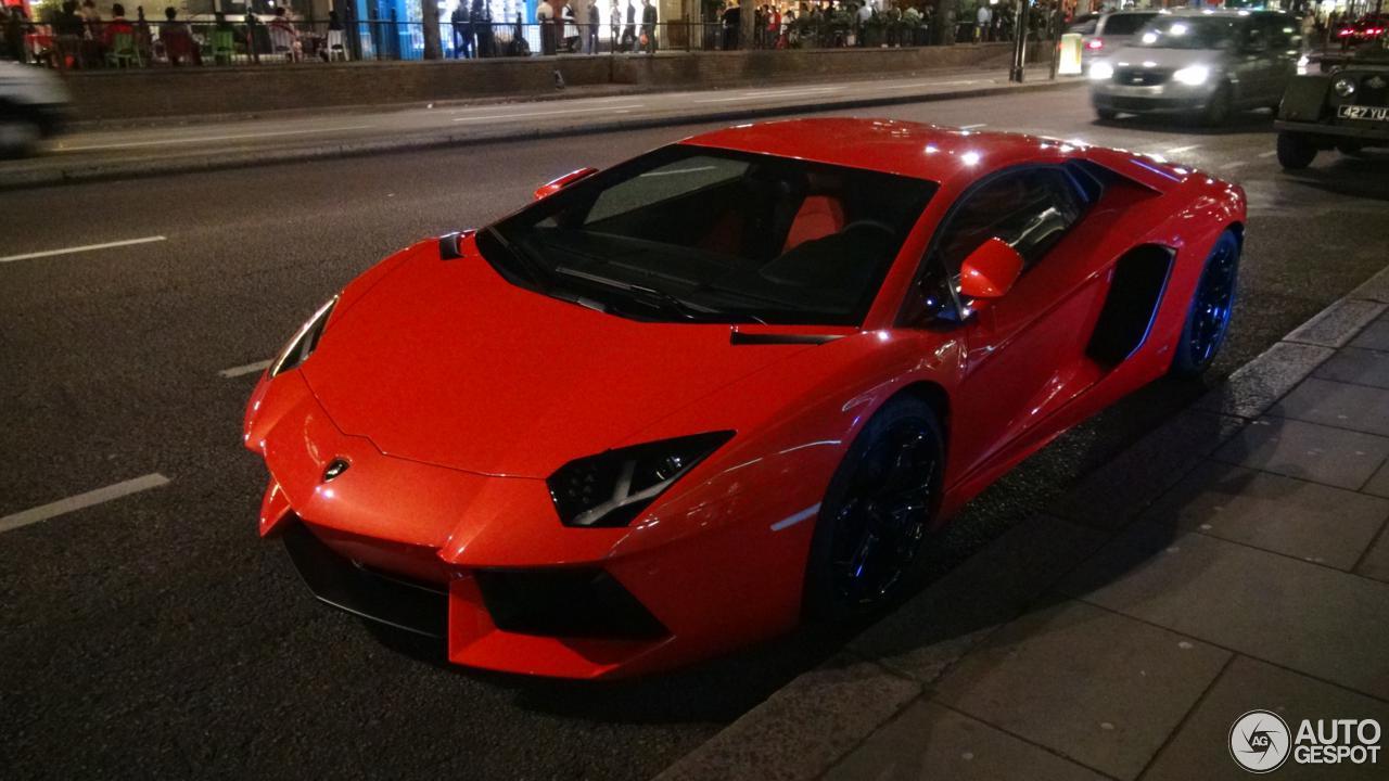 Lamborghini Aventador LP700-4