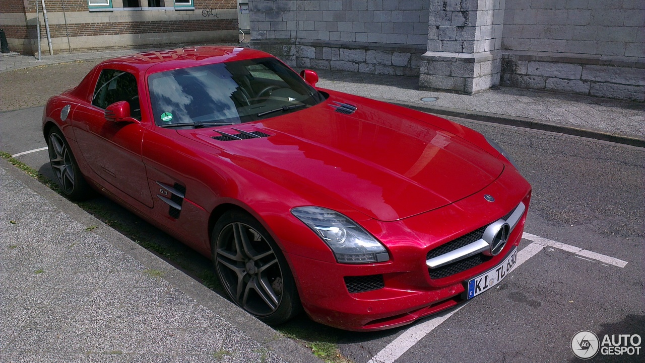 Mercedes-Benz SLS AMG