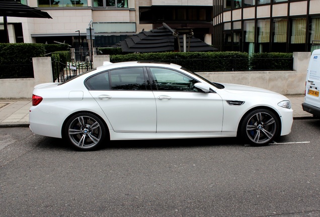 BMW M5 F10 2011