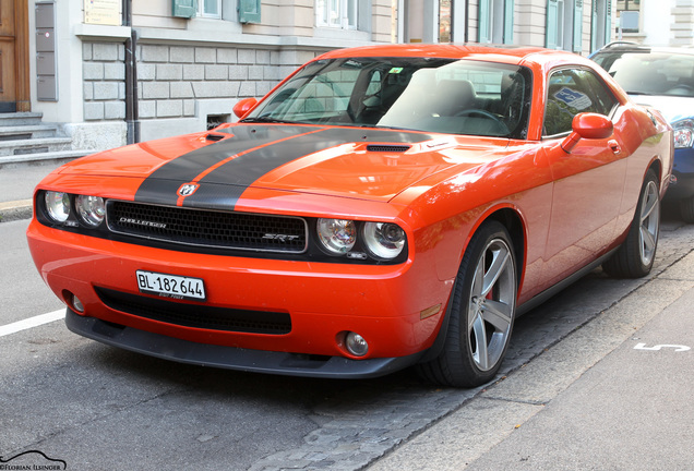 Dodge Challenger SRT-8