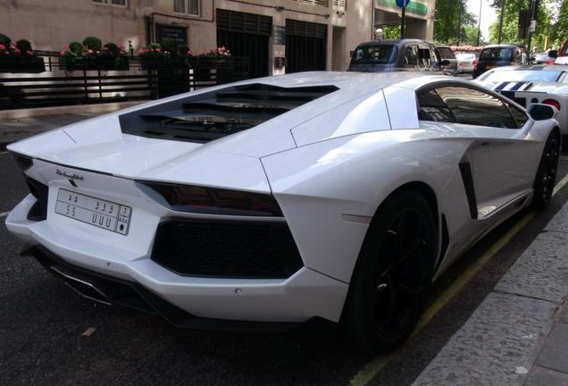 Lamborghini Aventador LP700-4