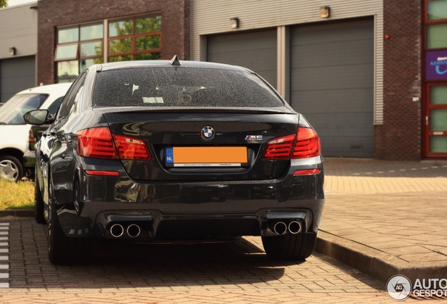 BMW M5 F10 2011