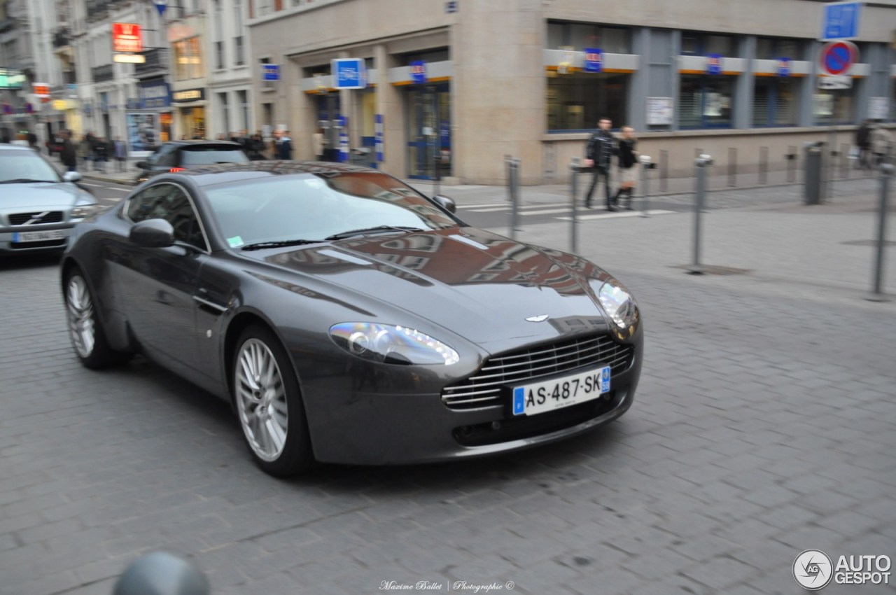 Aston Martin V8 Vantage