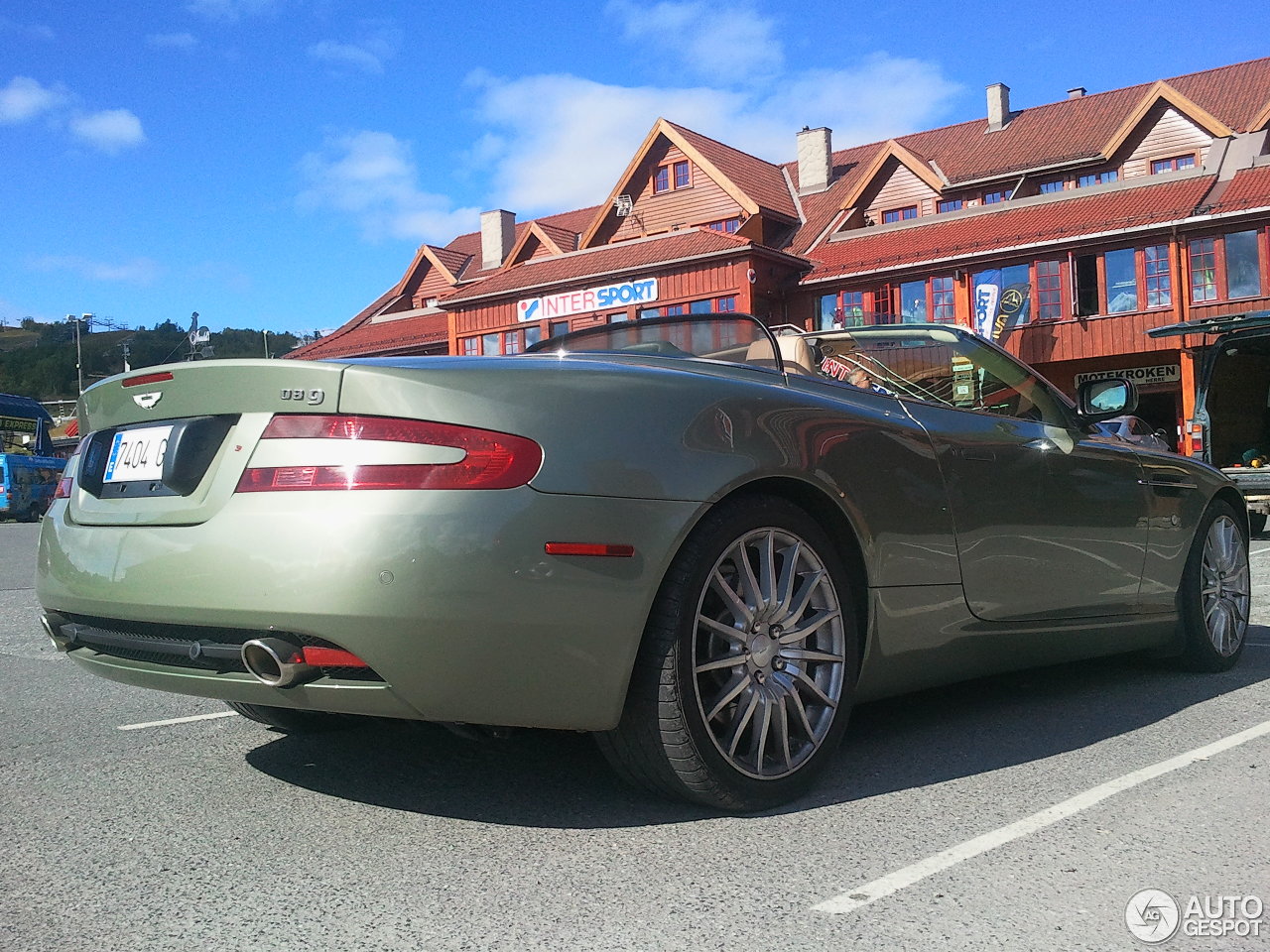 Aston Martin DB9 Volante