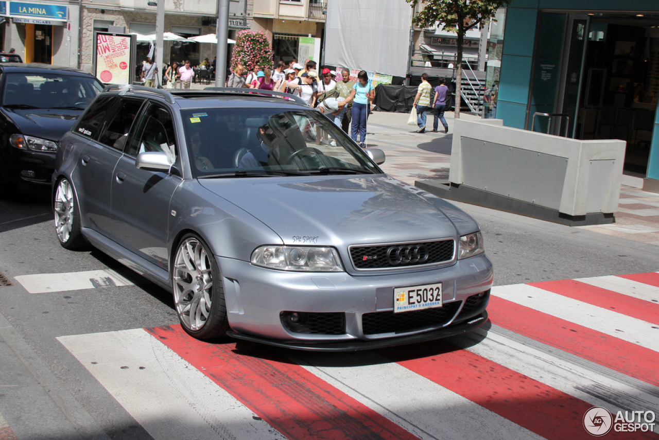 Audi RS4 Avant B5