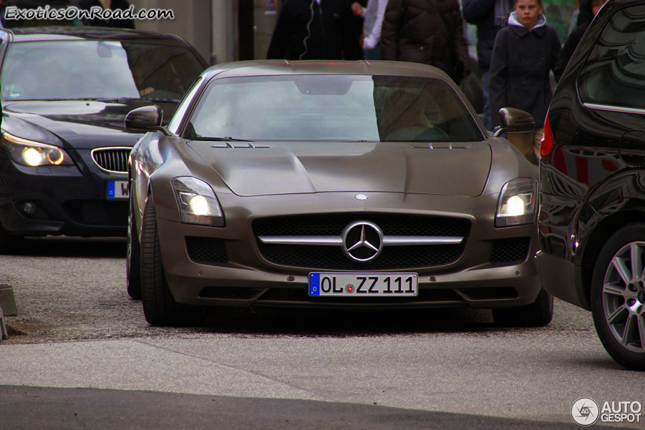 Mercedes-Benz SLS AMG