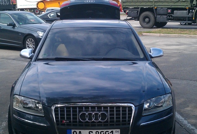 Audi S8 D3