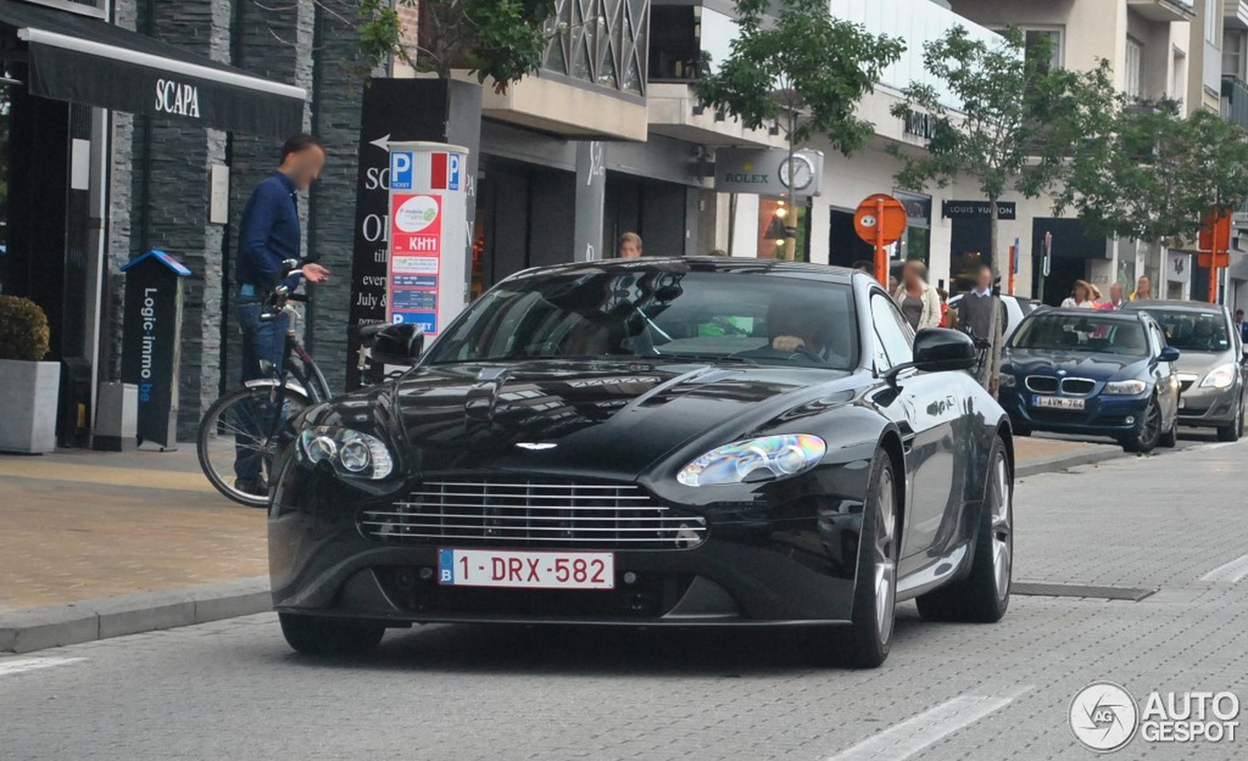 Aston Martin V8 Vantage 2012