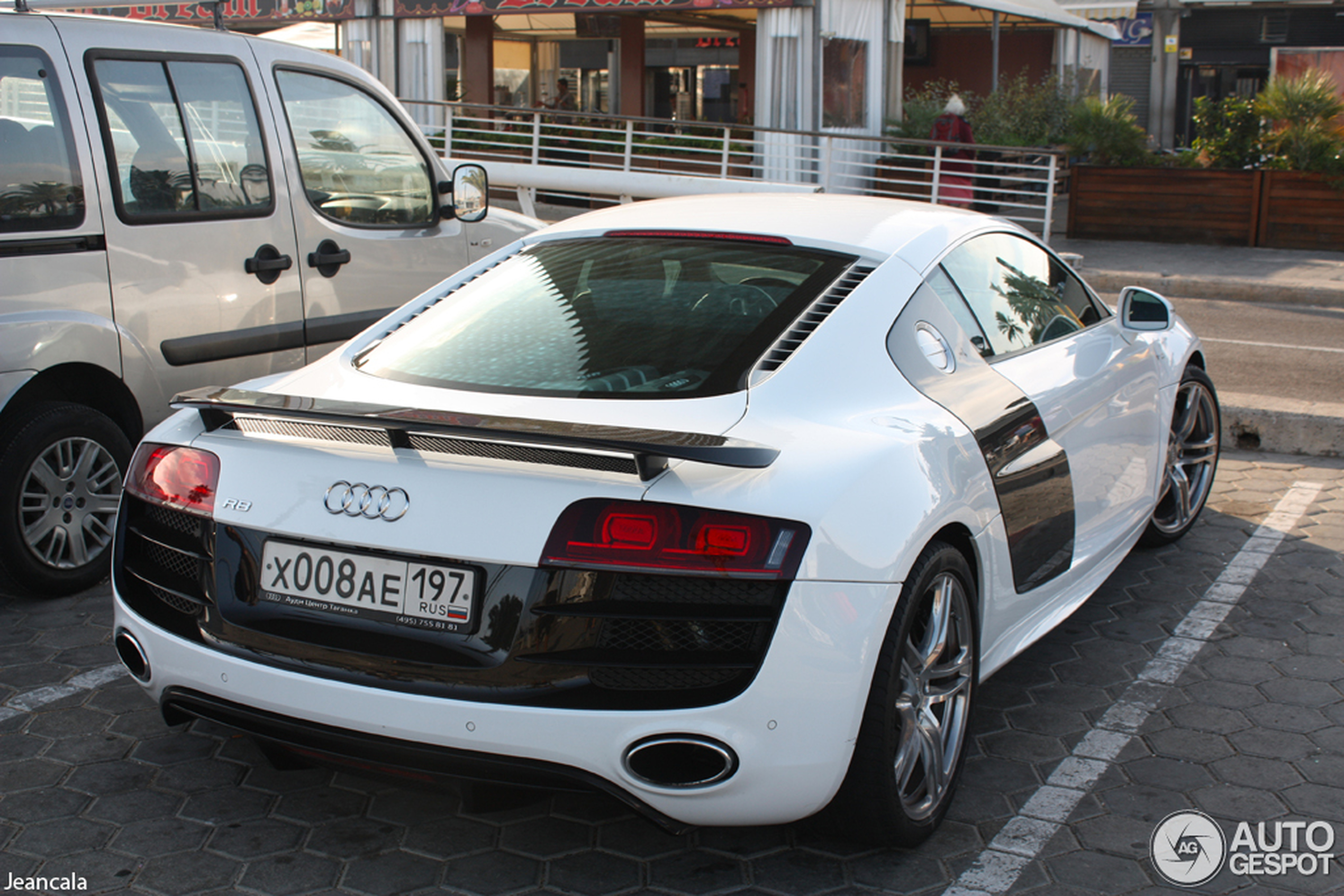 Audi R8 V10