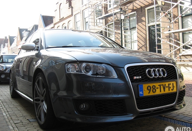 Audi RS4 Avant B7