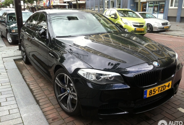 BMW M5 F10 2011