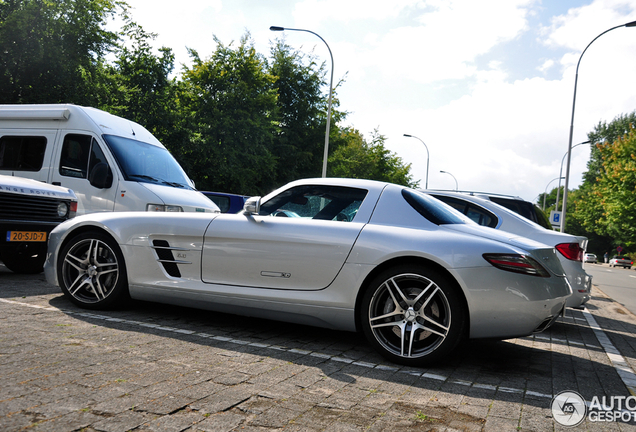 Mercedes-Benz SLS AMG