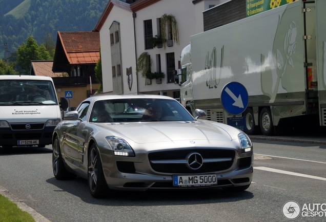 Mercedes-Benz SLS AMG