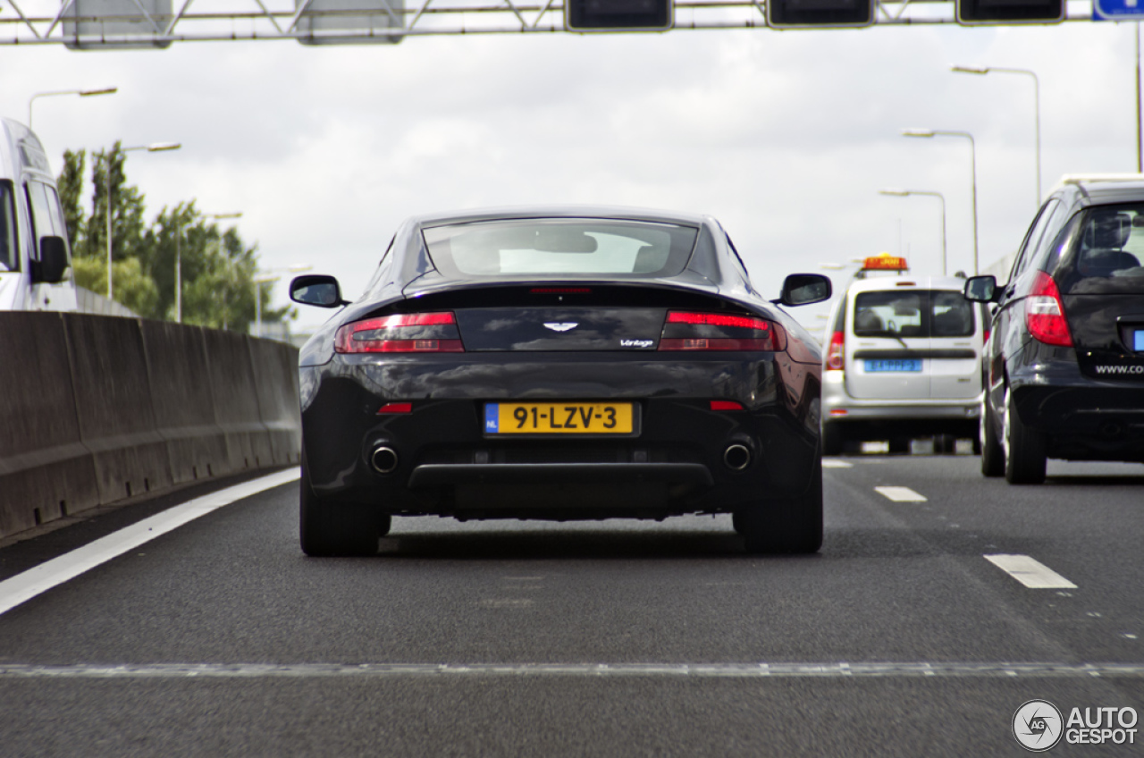 Aston Martin V8 Vantage