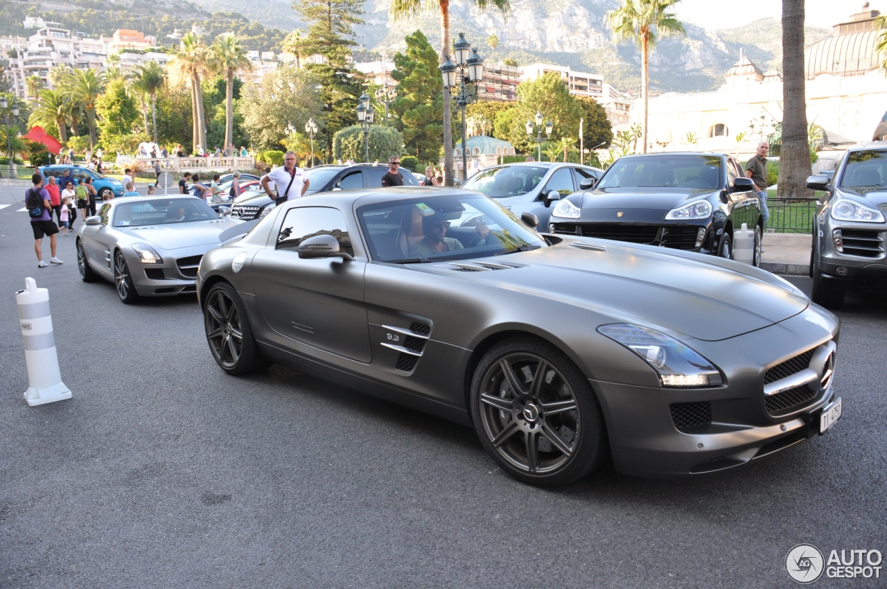 Mercedes-Benz SLS AMG