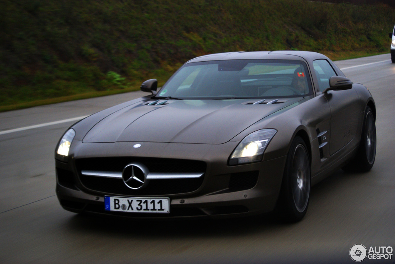 Mercedes-Benz SLS AMG